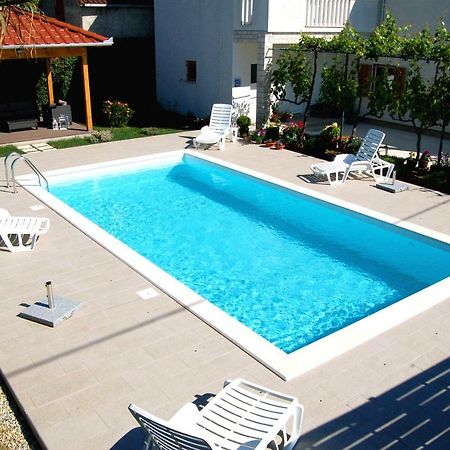 Filipovic Apartments With Pool 비오그라드나모루 외부 사진
