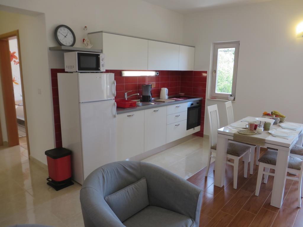 Filipovic Apartments With Pool 비오그라드나모루 외부 사진
