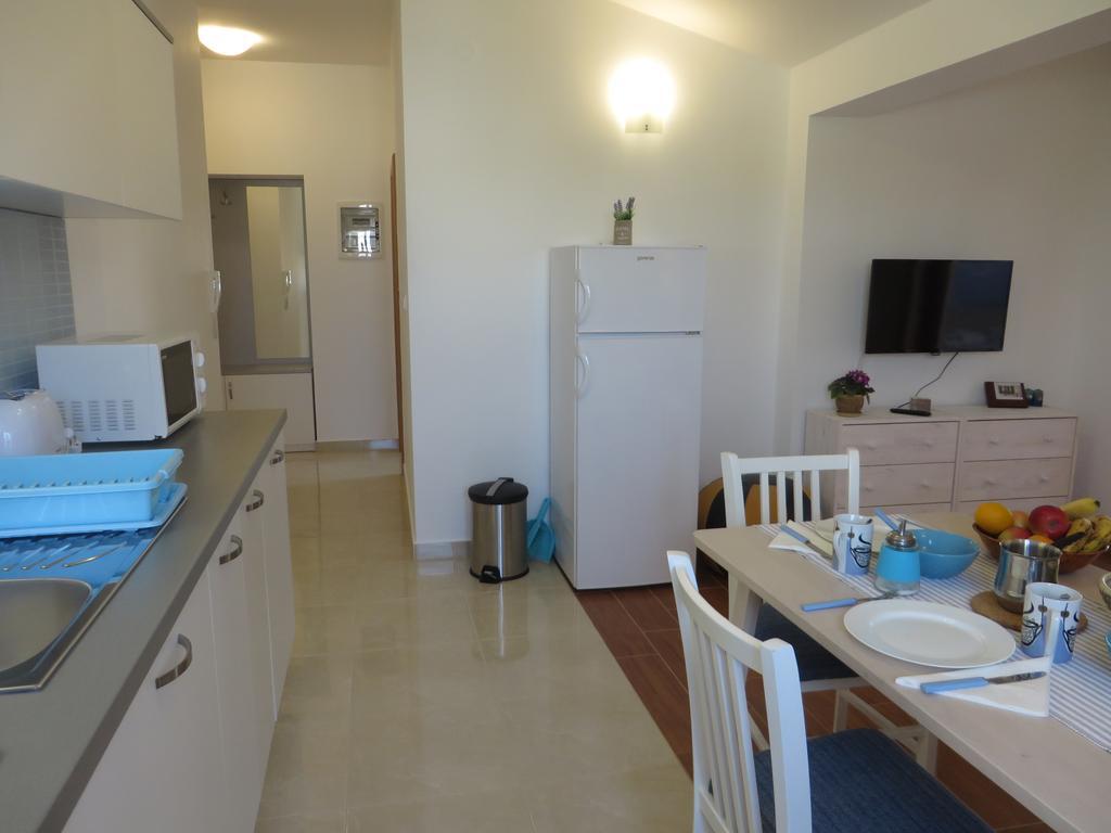 Filipovic Apartments With Pool 비오그라드나모루 외부 사진