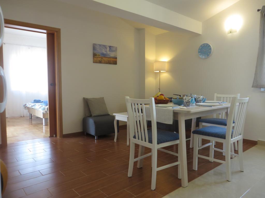 Filipovic Apartments With Pool 비오그라드나모루 외부 사진