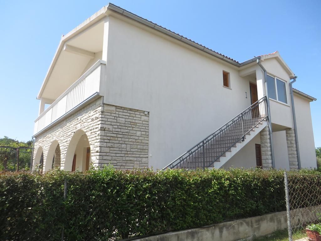 Filipovic Apartments With Pool 비오그라드나모루 외부 사진