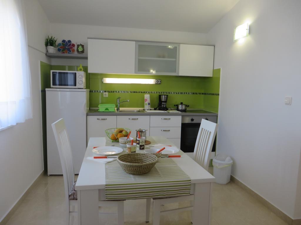 Filipovic Apartments With Pool 비오그라드나모루 외부 사진