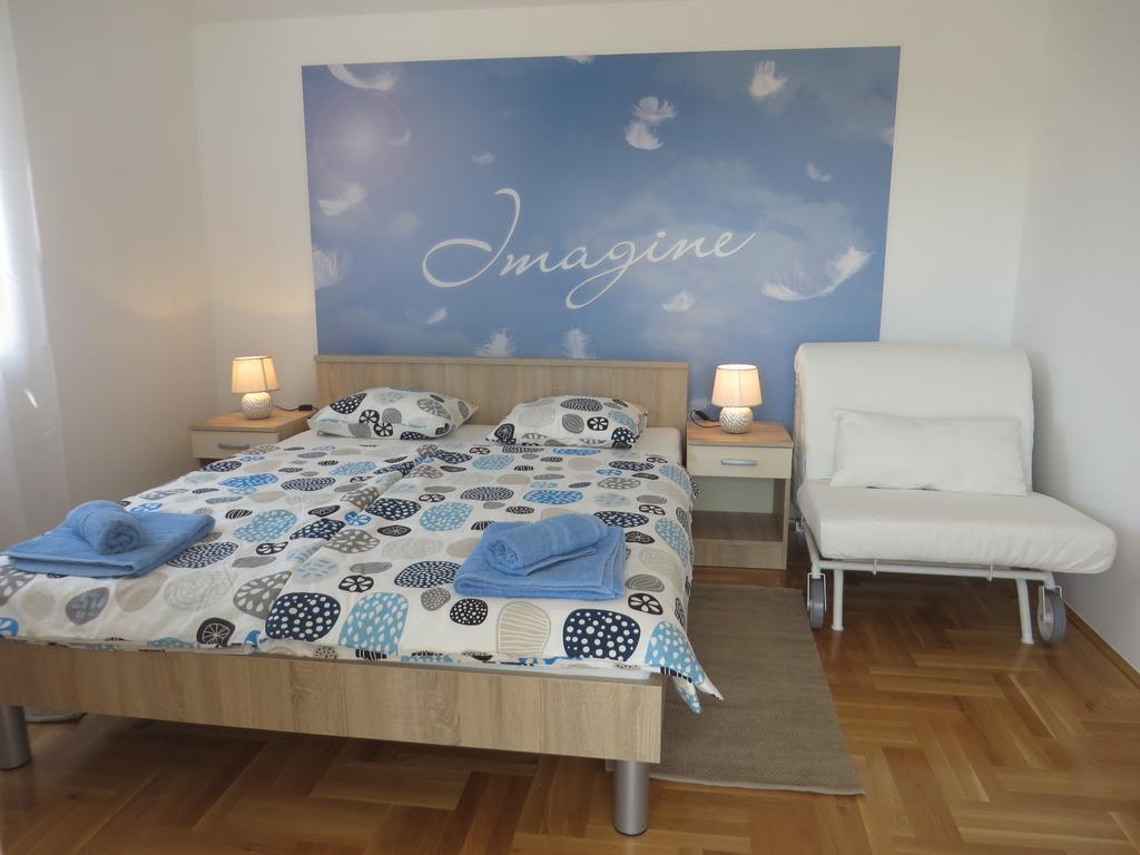 Filipovic Apartments With Pool 비오그라드나모루 외부 사진