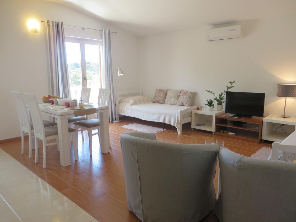 Filipovic Apartments With Pool 비오그라드나모루 외부 사진