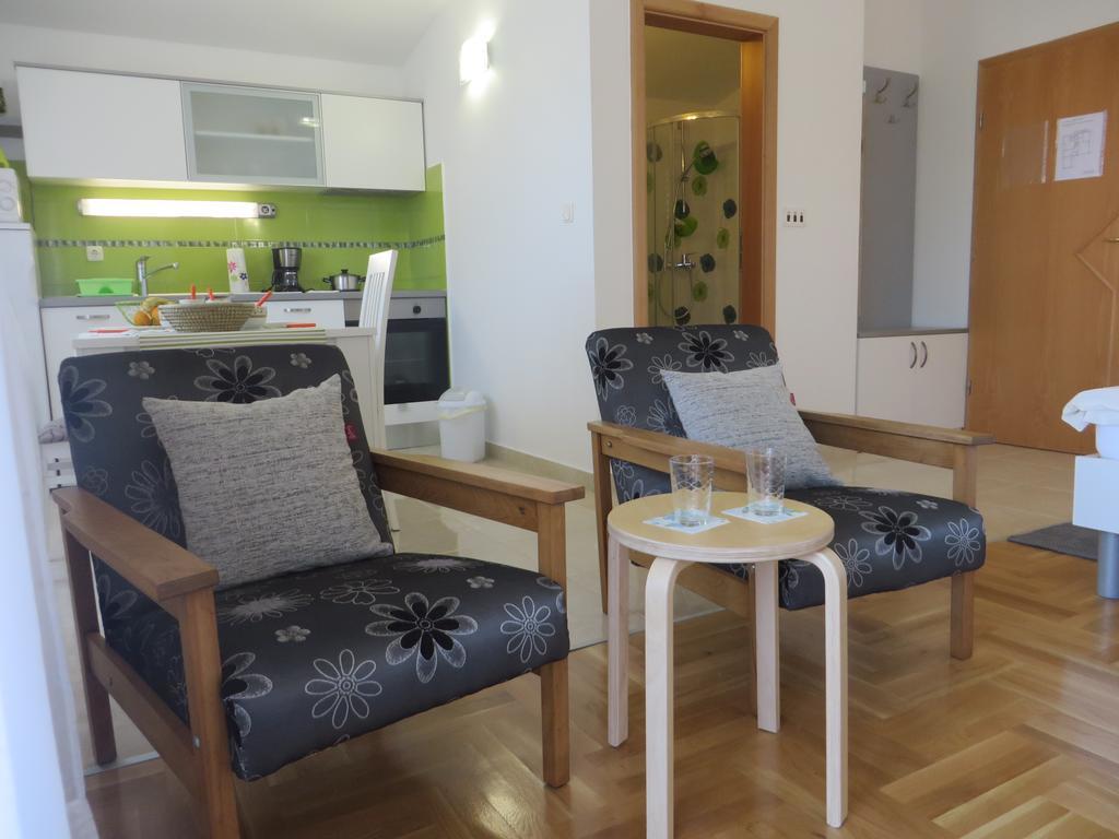 Filipovic Apartments With Pool 비오그라드나모루 외부 사진