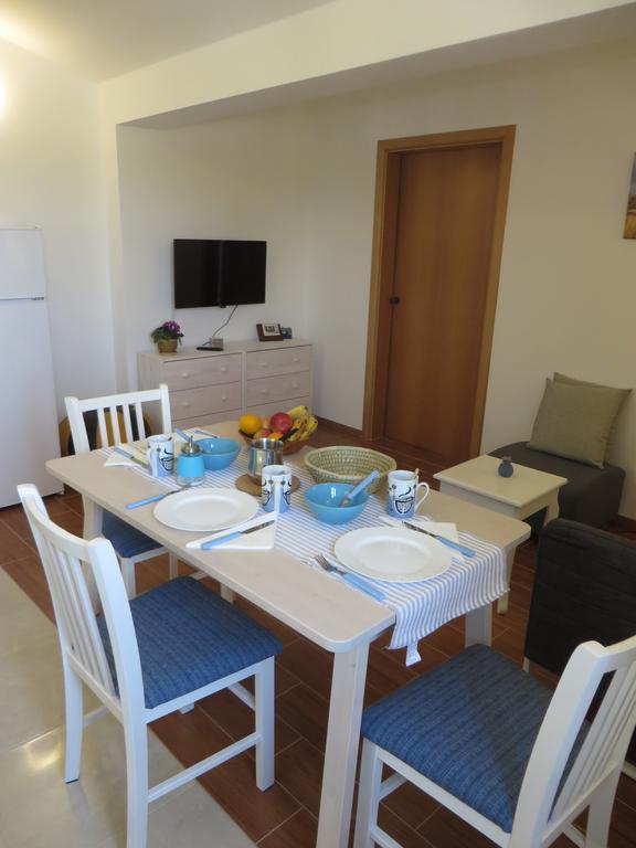 Filipovic Apartments With Pool 비오그라드나모루 외부 사진