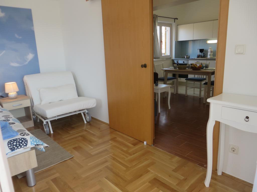 Filipovic Apartments With Pool 비오그라드나모루 외부 사진