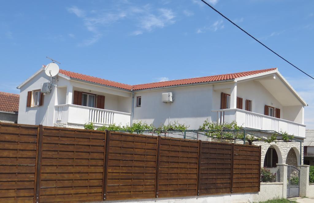 Filipovic Apartments With Pool 비오그라드나모루 외부 사진