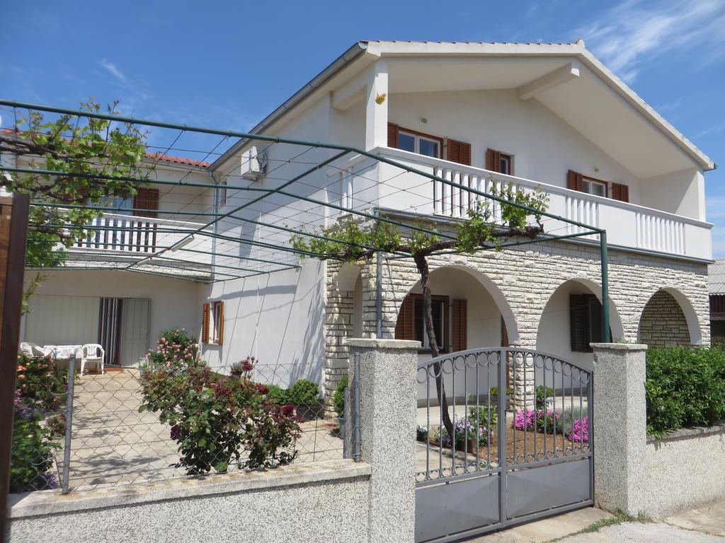 Filipovic Apartments With Pool 비오그라드나모루 외부 사진