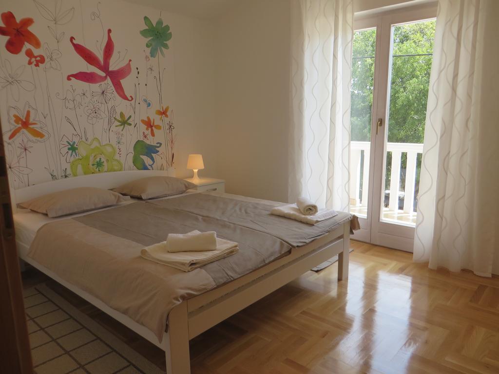 Filipovic Apartments With Pool 비오그라드나모루 외부 사진