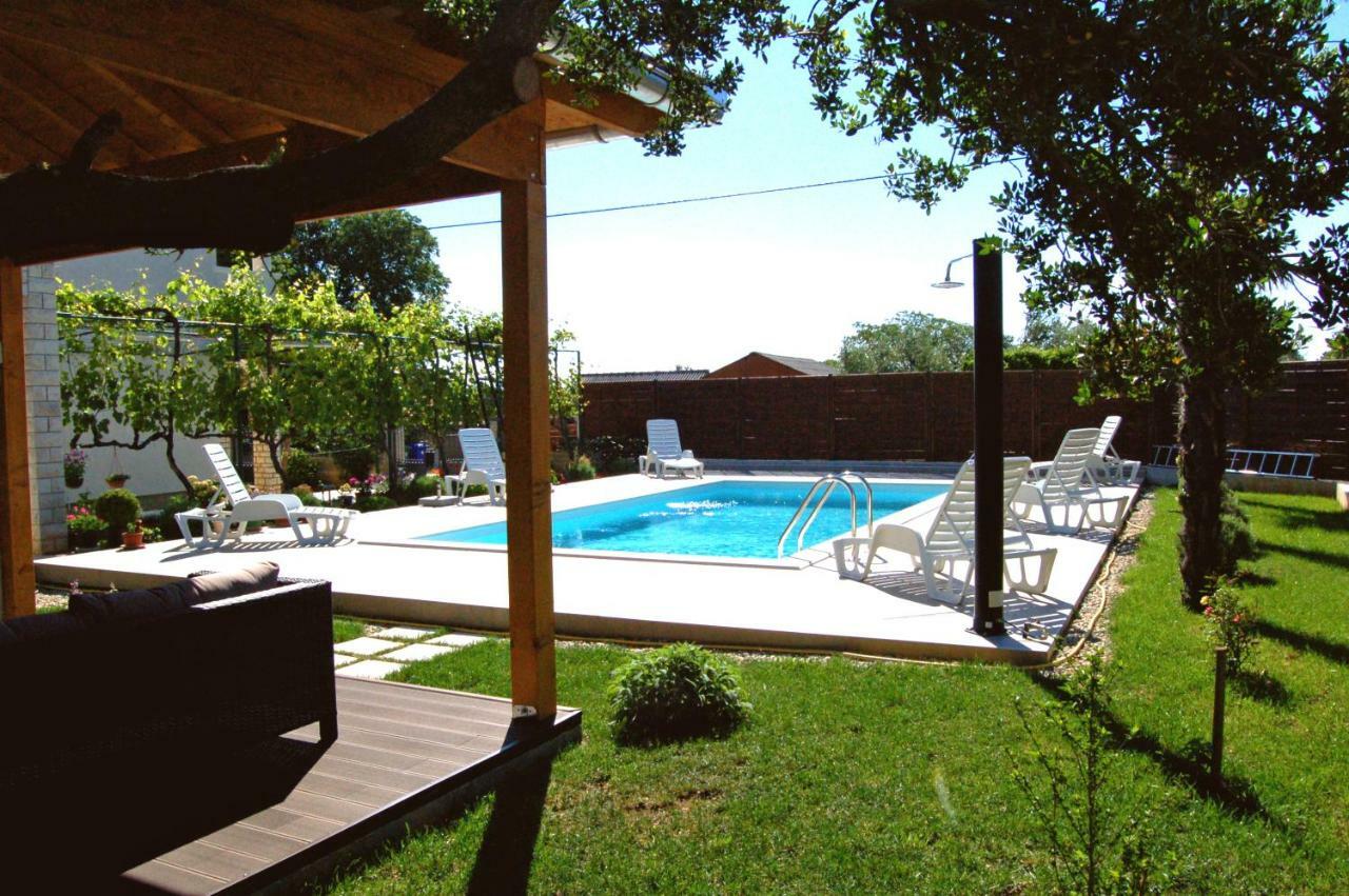 Filipovic Apartments With Pool 비오그라드나모루 외부 사진