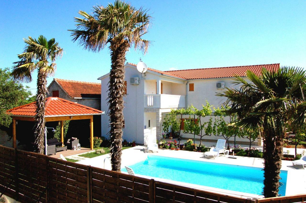 Filipovic Apartments With Pool 비오그라드나모루 외부 사진