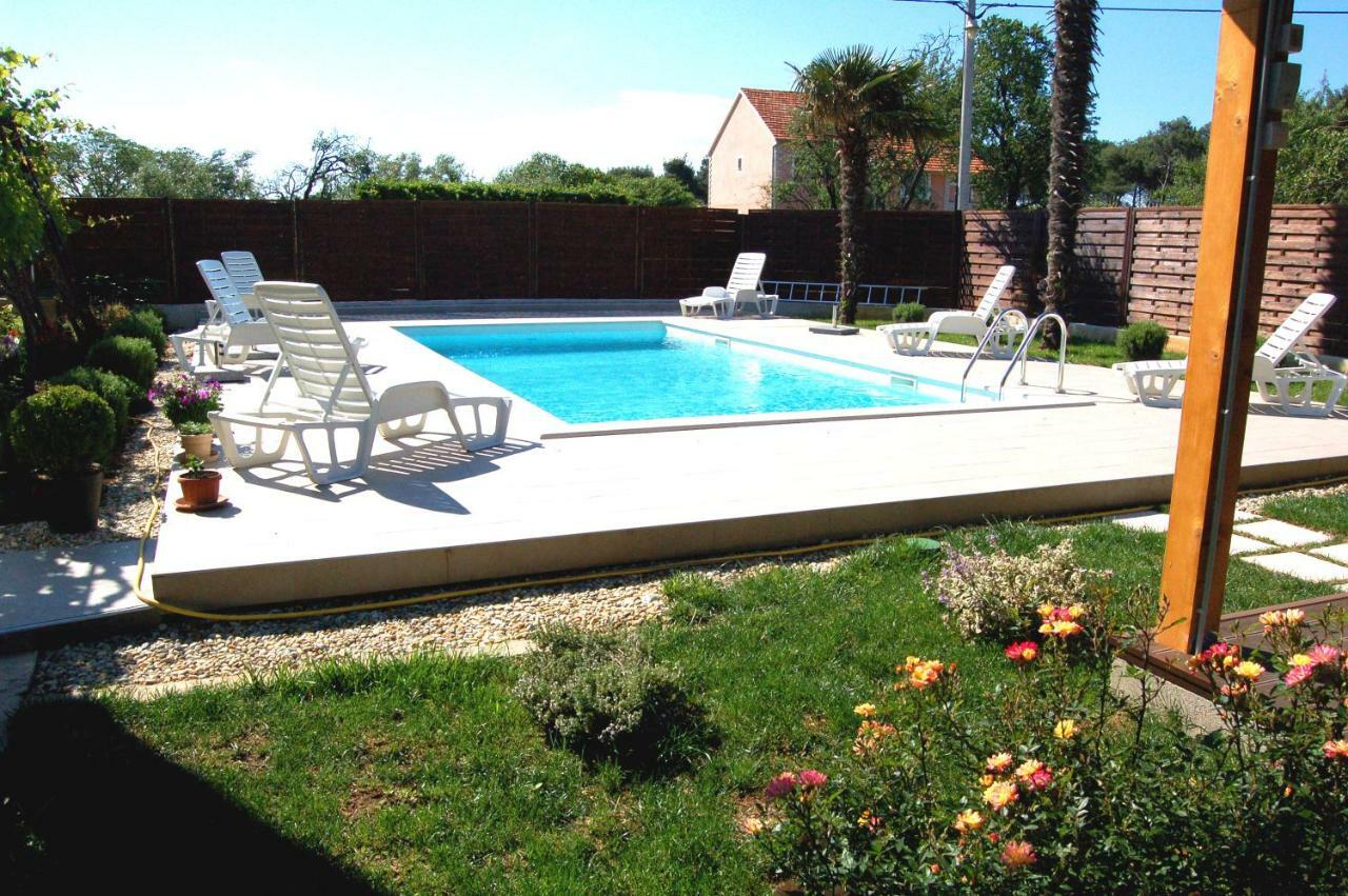 Filipovic Apartments With Pool 비오그라드나모루 외부 사진